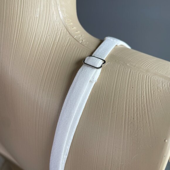 AQUA Formal Sleeveless Gown Women's 8 Off White Plunging V-Neck Spaghetti Straps - Picture 7 of 13